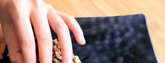 Shape the mixture into small balls.