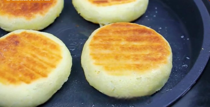 Cook until both sides are golden brown.