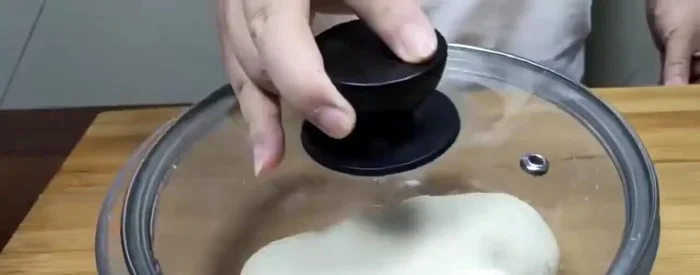 Prepare the dough: Mix flour, water, and baking powder to form a smooth dough. Let it rest for at least 30 minutes. Then, roll out the dough into thin circles.