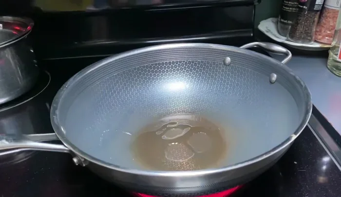 More cooking and stirring sounds. The '5' may be a reference to counting or timing.