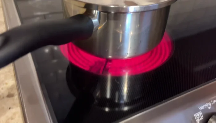 Turn off the heat and pour everything out into a colander. Rinse quickly, keeping the meat hot in the center.