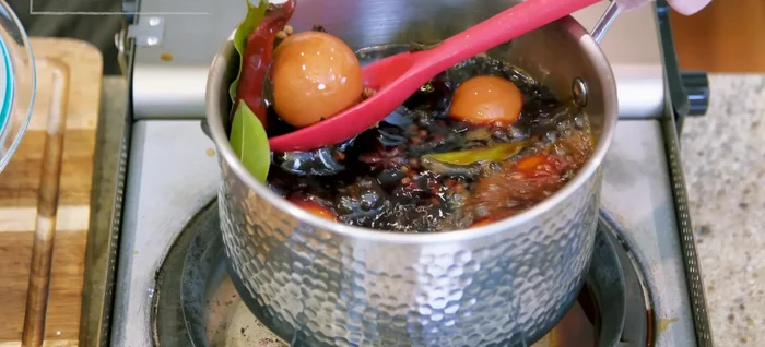 Transfer eggs to an ice bath for 2-3 minutes to stop the cooking process (except for the 40-minute version).