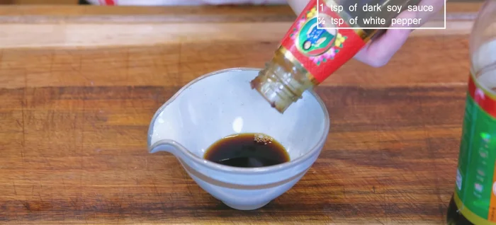 Make stir-fry sauce: combine soy sauce, oyster sauce, dark soy sauce, and white pepper. Mix well and set aside.
