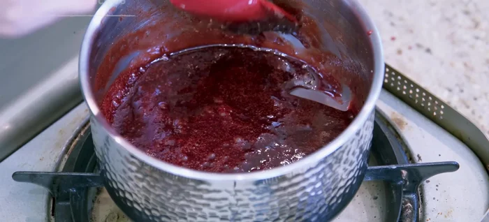 Let the sauce cool. (352.199)