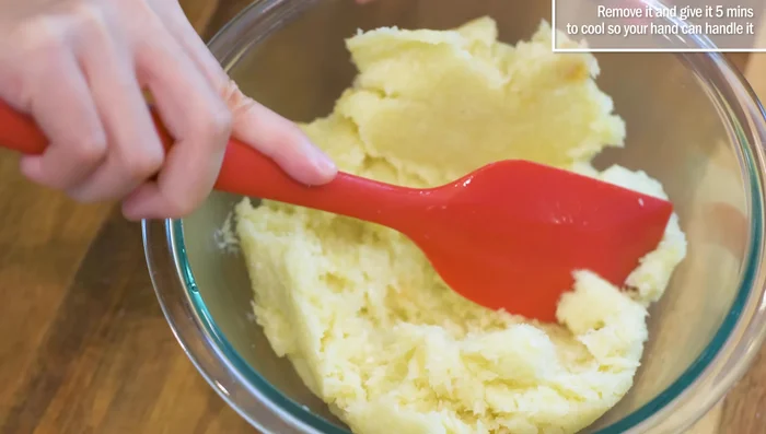 Let the filling cool to lukewarm (5 minutes). Portion into 30g balls and refrigerate for 1 hour or until cold.