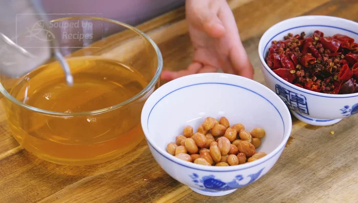 Soak peanuts in water for 15 minutes.
