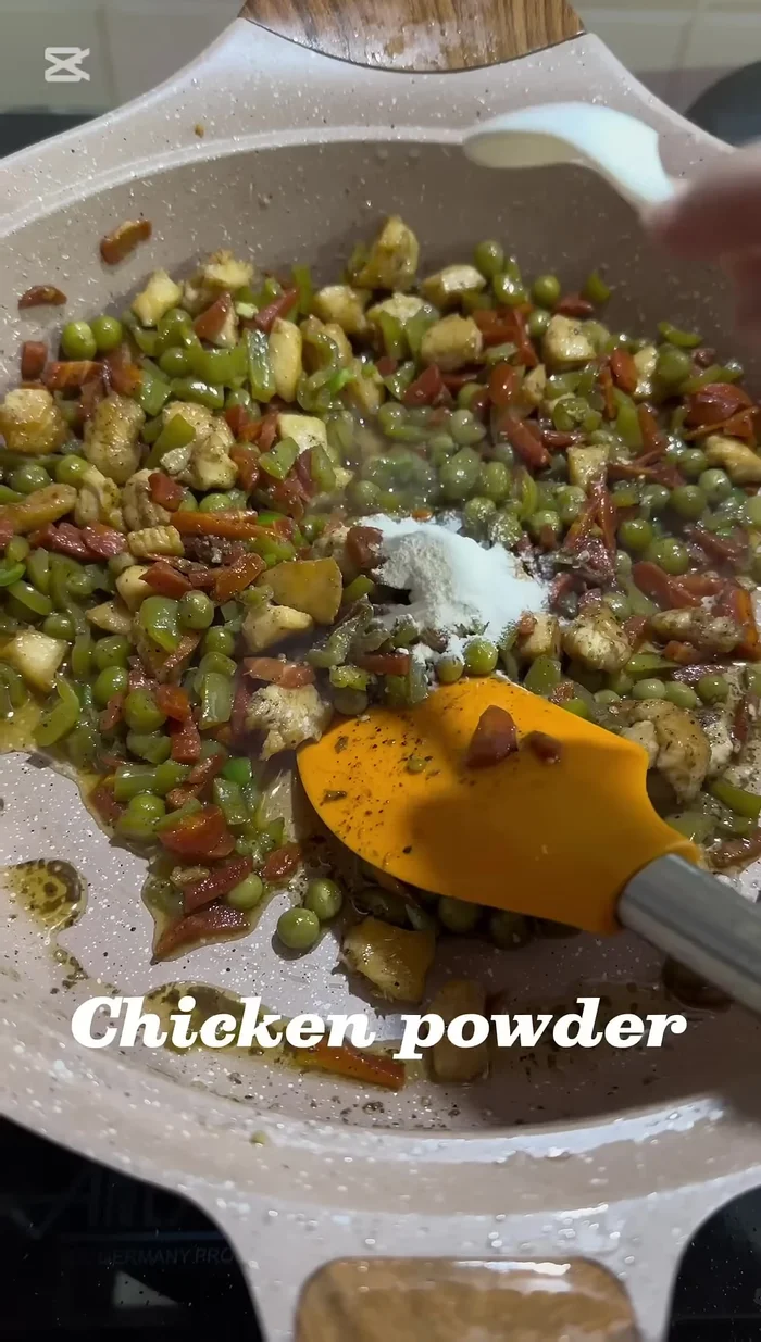 Add chicken powder (2 tablespoons) after turning off the flame to prevent sticking.