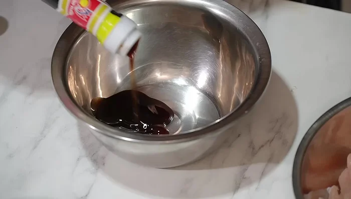Prepare the sauce: Combine oyster sauce, soy sauce, sugar, Chinese cooking wine, sesame oil, and cornstarch/cornflour in a bowl. Mix well.