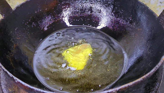Heat oil in a kadai. Fry the marinated fish in batches until golden brown and crispy (about 2 minutes per side). Set aside.