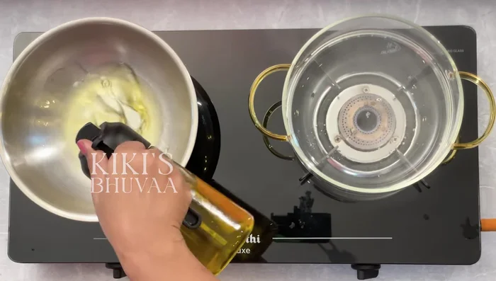 Prepare Schezwan sauce: Heat sesame oil in a pan. Add finely chopped garlic and ginger; sauté for 1-2 minutes. Add optional Szechuan pepper or chili pepper.