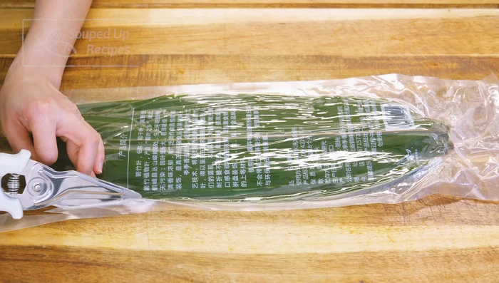 Prepare bamboo leaves (wash fresh leaves; rehydrate dried leaves if necessary).