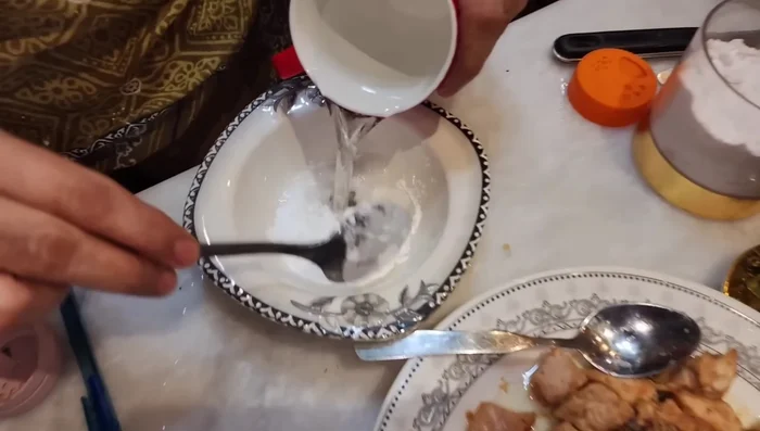 Mix cornflour with water to make a slurry. Add to the fried rice sauce.