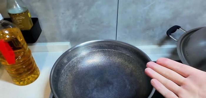 Simmer: Cook for 15 minutes (225.84). Check for doneness when the soup turns blueish (254.64).
