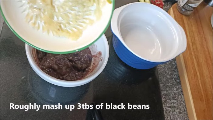 Mix in four grated cloves of garlic and roughly 2 cm worth of grated ginger.