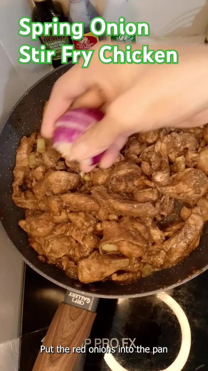 Add the red onions and mix. (125.6)