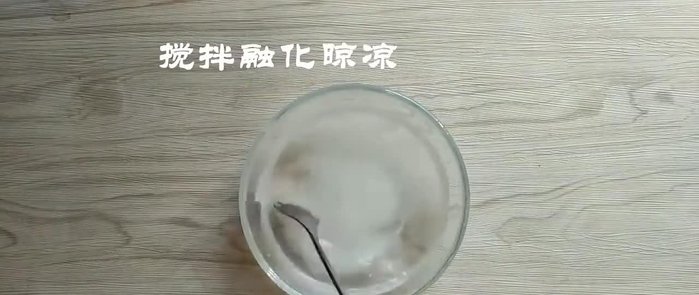 Mix rice flour, sugar, and water to create a smooth batter. The exact quantities depend on your desired consistency; start with a small amount of water and gradually add more.
