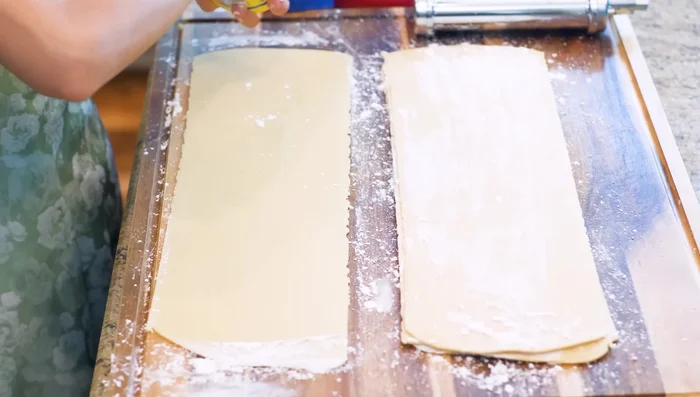 Apply cornstarch to the surface of the dough sheets to prevent sticking.