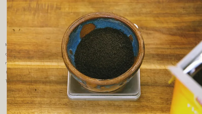 Brew the tea: Combine Salon and Lipton black teas in a sock filter.